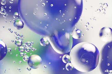 renkli balon su içinde