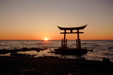 Torii deniz Japonya'da