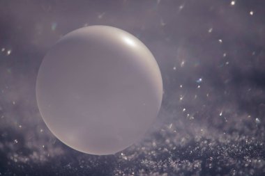 Kışın donmuş sabun köpüğü