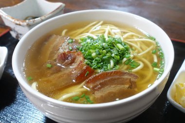 okinawa içinde soki soba
