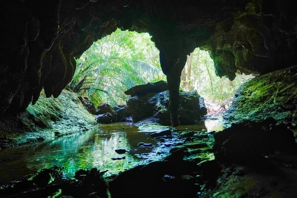 Cueva Iriomtoe Isla — Foto de Stock