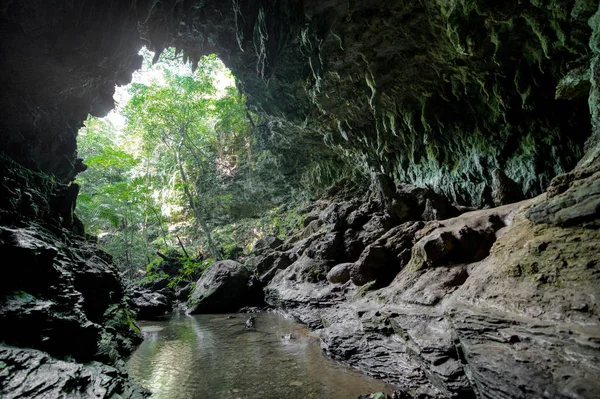 Grotte Dans Île Iriomtoe — Photo