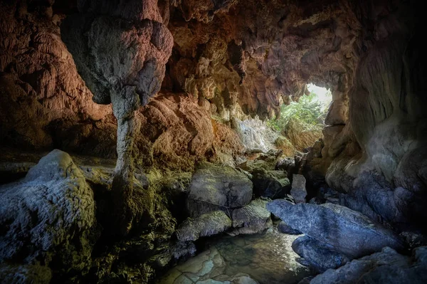 Grande Caverna Ilha Iriomtoe — Fotografia de Stock