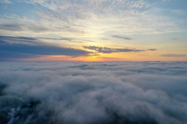 Hokkaido'da bulutlar deniz