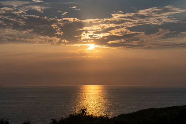 okinawa gün batımı ve deniz