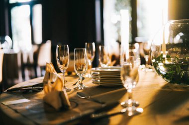 Akşam açmadan önce restoran