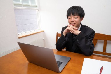 Japonya 'daki evden çalışmak için.