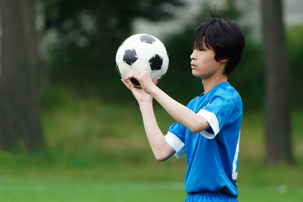 Jogando Bola Jogo Futebol — Fotografia de Stock