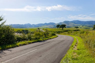 Hokkaido 'daki güzel tepe yolu
