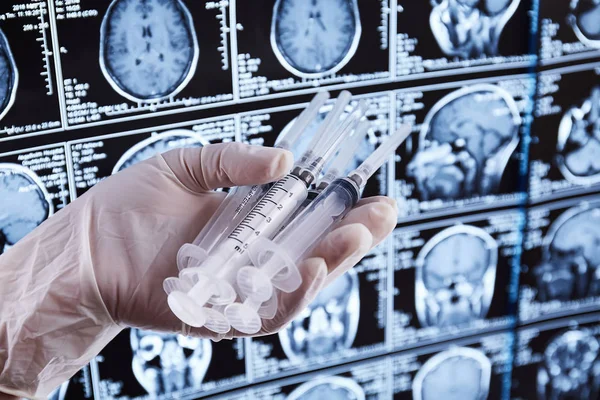 Magnetische Resonantie Scan Van Hersenen Mri Hand Syringe — Stockfoto