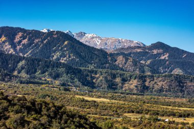 Dağların güzel manzarası