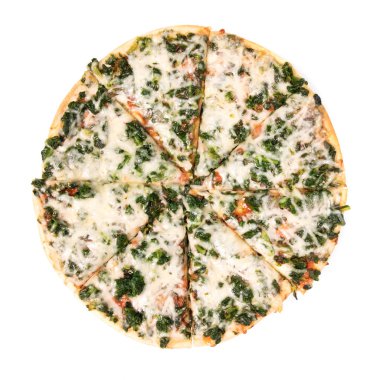 Ispanak pizza üzerinde beyaz izole dilimlenmiş, sayfa görünümü