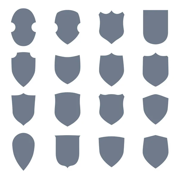 Icone a forma di scudo impostate. Segni di etichetta grigia isolati su sfondo bianco. Simbolo di protezione, armi, sicurezza, sicurezza. Design piatto in stile retrò . — Vettoriale Stock