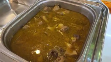 Ev yapımı Tavuk Çorbası Kâse 'de. Yüksek kalite 4k görüntü