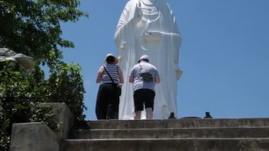 Vietnam 'daki Danang şehrindeki Linh Ung Pagoda' da Buda Heykeli. Yüksek kalite fotoğraf