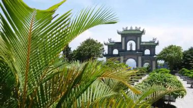 Vietnam 'daki Danang şehrindeki Linh Ung Pagoda' da Buda Heykeli. Yüksek kalite fotoğraf