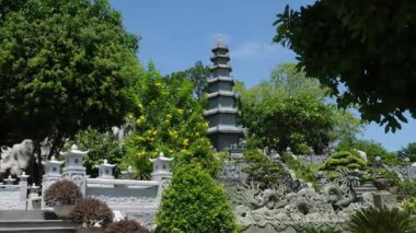 Vietnam 'daki Danang şehrindeki Linh Ung Pagoda' da Buda Heykeli. Yüksek kalite fotoğraf