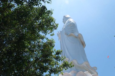 Vietnam 'daki Danang şehrindeki Linh Ung Pagoda' da Buda Heykeli. Yüksek kalite fotoğraf
