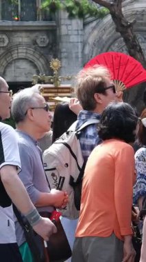 Gün batımında Vietnam 'ın Da Nang kentindeki Ba Na Hills' de harika bir ortaçağ kalesi olan Panorama manzarası. Vietnam Ba Na Hills 08.10.2025