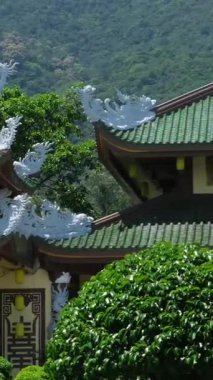 Vietnam 'daki Danang şehrindeki Linh Ung Pagoda' da Buda Heykeli. Yüksek kalite fotoğraf