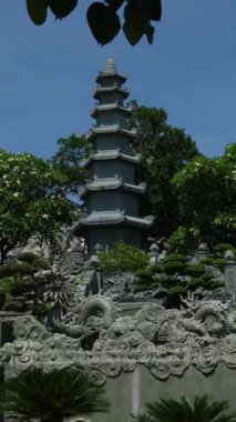 Vietnam 'daki Danang şehrindeki Linh Ung Pagoda' da Buda Heykeli. Yüksek kalite fotoğraf