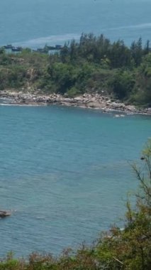 Şehir ve Deniz Panoraması ile Danang 'da Gün Batımı. Okyanus şehri silueti Danang