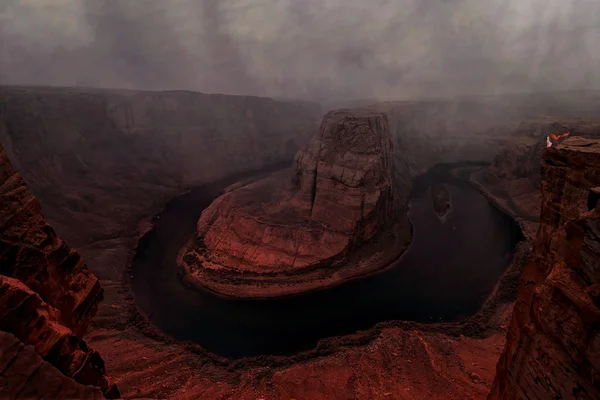 Tempesta Sopra Horseshoe Bend Del Fiume Colorado Donna Piedi Una — Foto Stock