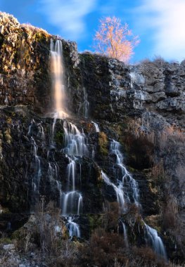 Bin yaylar şelaleler Sunrise bahar. Bin Springs State Park. Boise. Idaho. Amerika Birleşik Devletleri.