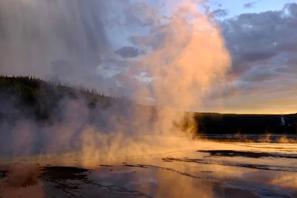 Storm Está Llegando Grand Prismatic Spring Parque Nacional Yellowstone Colorido —  Fotos de Stock