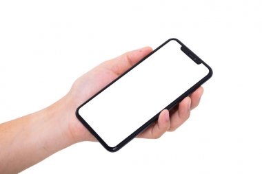 Beyaz arkaplanda yeni bir akıllı telefon var. 