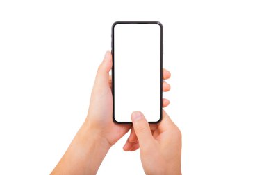 El ele tutuşan akıllı telefon ve beyaz arka plandaki yeni akıllı telefon evine başparmak basmak