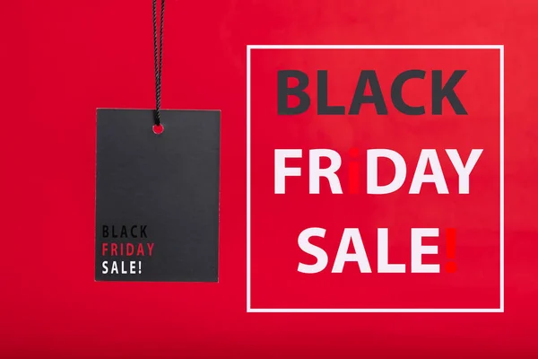 Black Friday Verkaufskonzept Schwarz Sale Tag Farbe Auf Dem Roten — Stockfoto