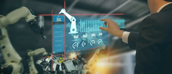 çok sanayi 4.0 kavramı, endüstriyel engineer(blurred) akıllı gözlük ile kullanarak karma makinesi gerçek zamanlı olarak izleme için sanal gerçeklik teknolojisi ile artar. Akıllı fabrika otomasyon robot kol