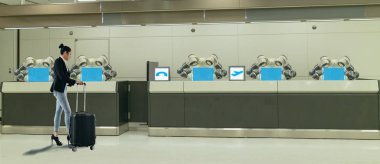 Konukseverlik Sanayi 4.0 konsept akıllı otel, otel veya hava alanları her zaman hoş geldiniz müşterinin hizmetin lobisinde resepsiyonist robot (robot asistanı) Oda, bilgi sağlama dahil