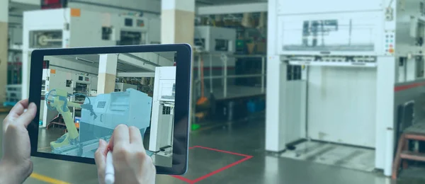 Smart Manufacturing Industrie Technologiekonzept Der Mensch Nutzt Augmented Mixed Virtual — Stockfoto