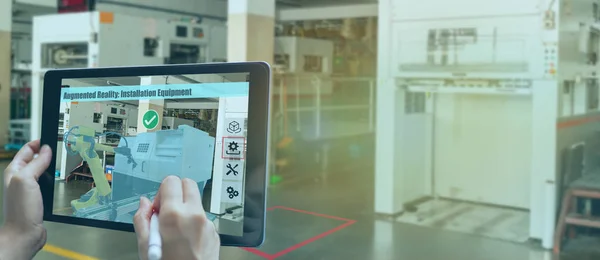 Smart Tillverkning Industri Teknik Koncept Man Använder Augmented Mixed Virtual — Stockfoto