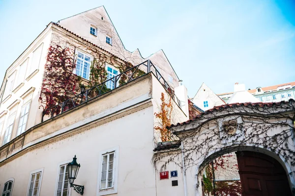 Prague, Çek Cumhuriyeti, görünümü, tarihi cadde ve cepheler, kimse Stare Mesto bölge 