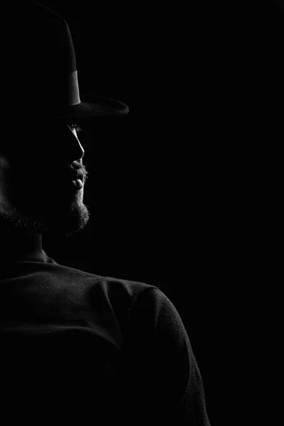 Portrait Homme Chapeau Sur Fond Noir Minimalisme Noir Blanc — Photo