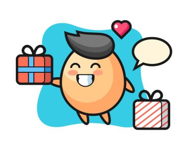 Yumurta maskotu çizgi filmi hediyeyi veriyor.