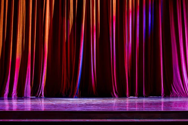 Curtain in the theatre. — Stock Photo, Image