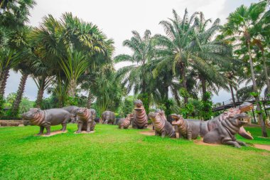 Nong Nooch Garden Pattaya'da heykel su aygırı.