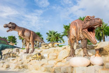 Nong Nooch Garden Pattaya'da Dinozor Vadisi.