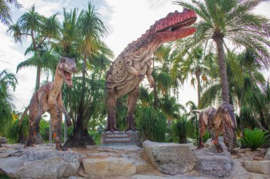 Nong Nooch Garden Pattaya'da Dinozor Vadisi.
