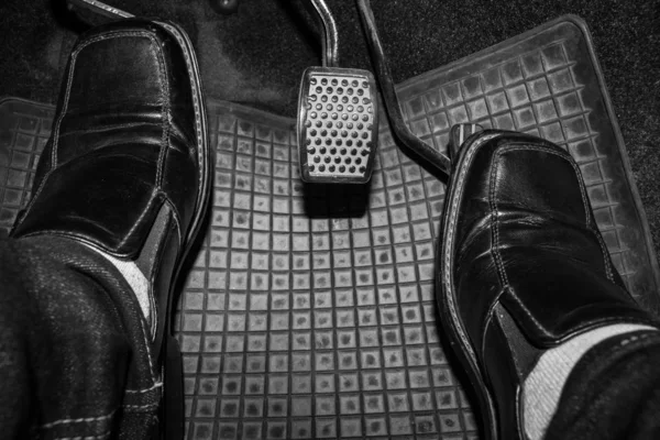 Arabanın kontrol paneli.