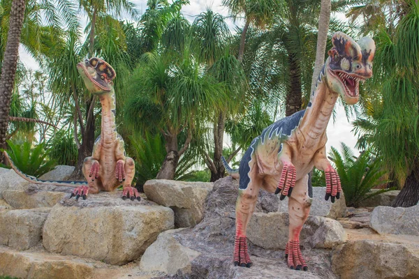Dinoszaurusz-völgy a Nong Nooch Garden Pattaya. — Stock Fotó