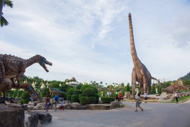 Nong Nooch Garden Pattaya'da Dinozor Vadisi.