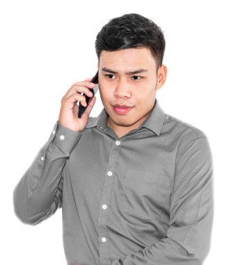 Akıllı telefonlar ile sohbet Taylandlı erkekler.