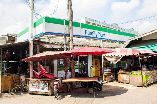 Familymart marketi Günün 24 saati Samut Prakan'da açıktır — Stok fotoğraf
