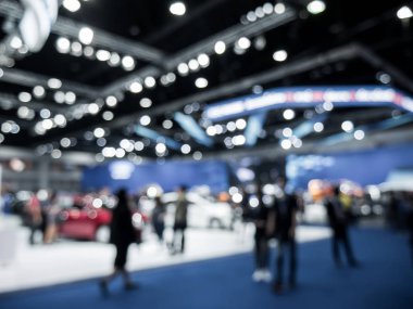 Arka plan odak dışında ve otomatik show'da bulanık.