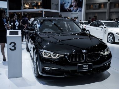 Bmw 320d Bangkok Uluslararası Motor Show'da ekranda ikonik 2